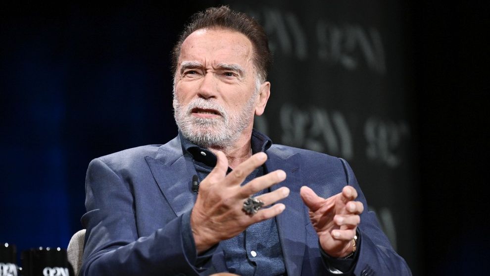 Schwarzeneggera zadrželi na letišti v Mnichově